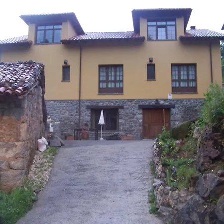 فندق El Quesar De Gamoneo 3*
