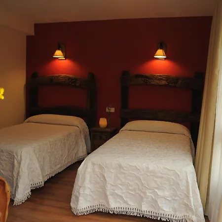 El Quesar De Gamoneo Hotel