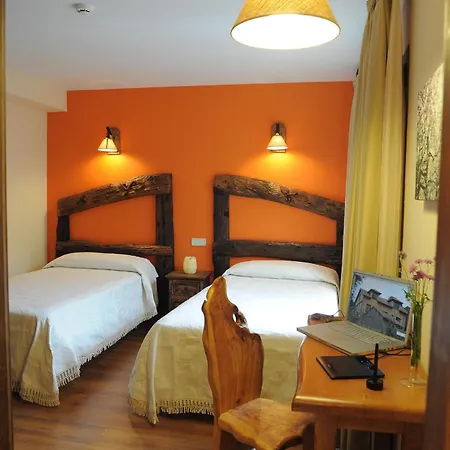 El Quesar De Gamoneo Hotel 3*