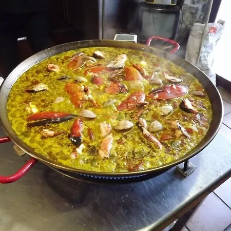 מלון El Quesar De Gamoneo 3*