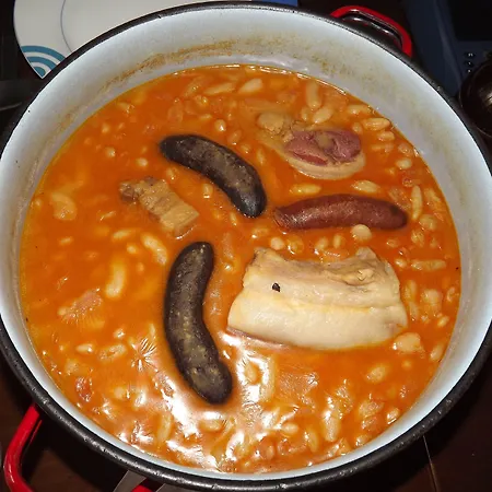 מלון El Quesar De Gamoneo