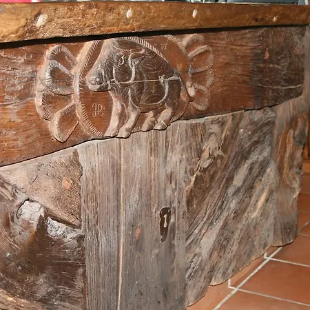 El Quesar De Gamoneo Hotel