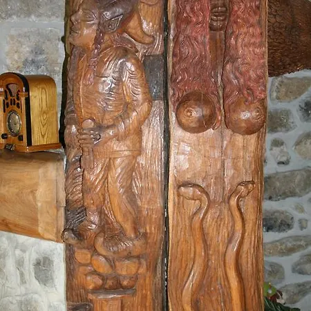 El Quesar De Gamoneo Hotel