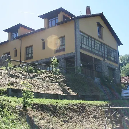 El Quesar De Gamoneo Hotel 3*