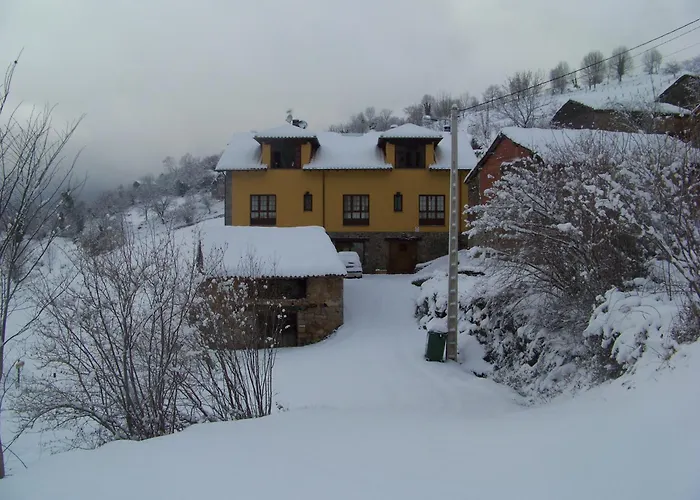 Hotel El Quesar De Gamoneo 3*