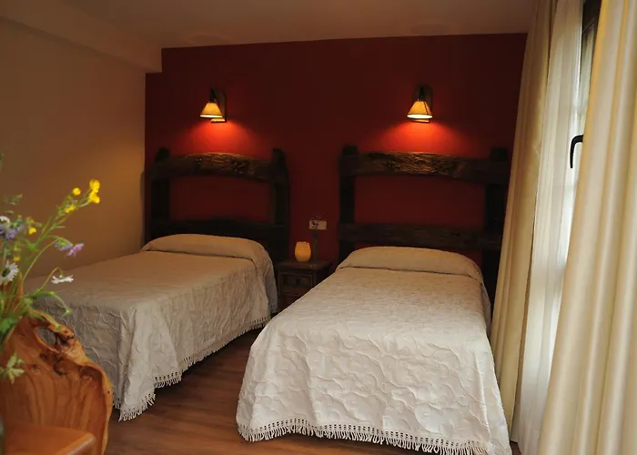 El Quesar De Gamoneo Hotel