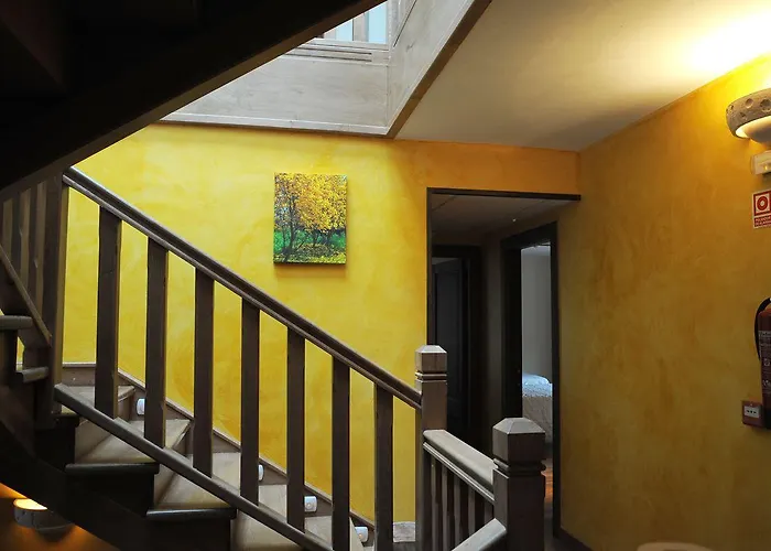 El Quesar De Gamoneo Hotel